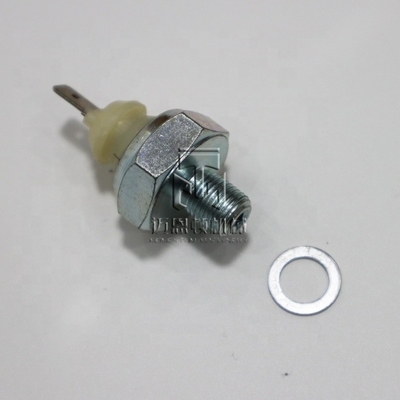 Oil Pressure Switch 01182479 01181549 01180413 1182479 1181549 1180413 0118 2479 0118 1549 0118 0413 for deutz FL912 FL913 Engine
