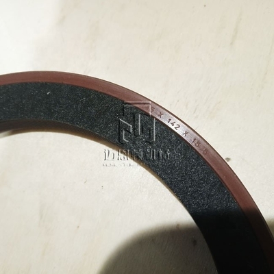 Oil Seal 04225442 04225441 0422 5442 0422 5441 4225442 4225441 81-36757-00 81-36758-00 for TCD2015 BFM1015 Engine